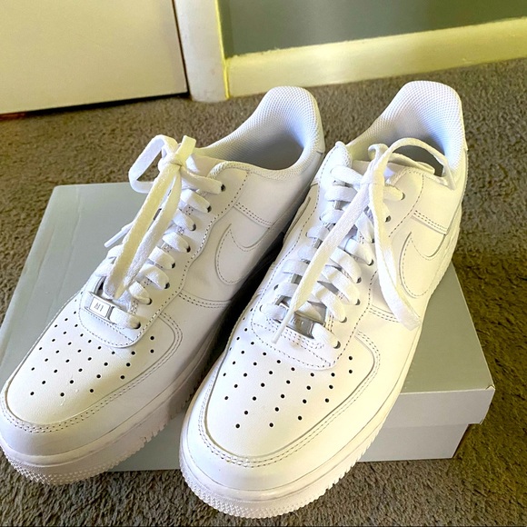Shoes - Women’s AF1 Nike white with box